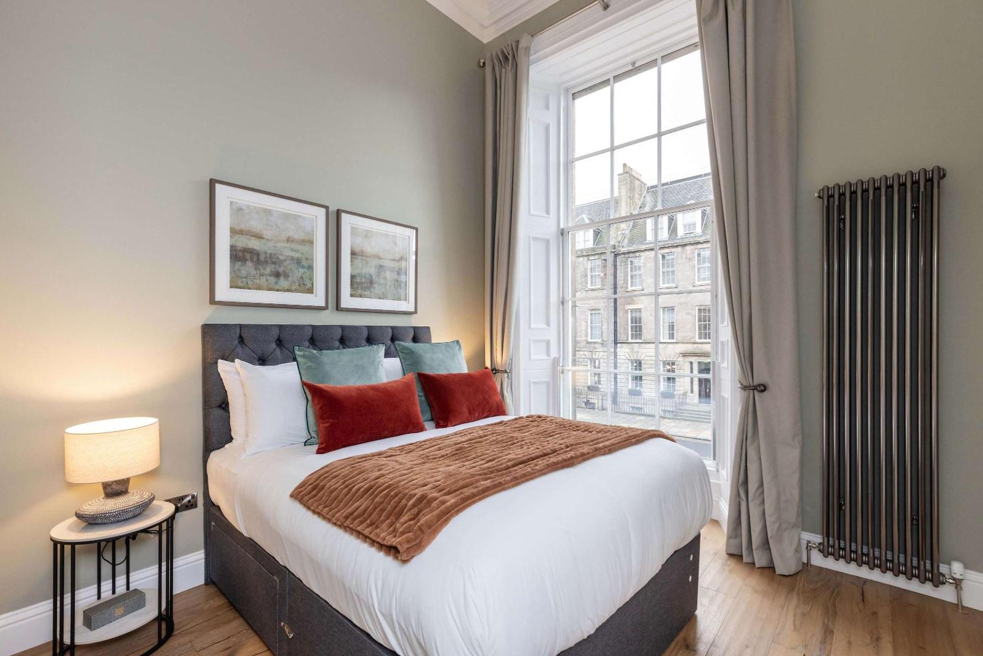 Dragon Suites Luxury Apartments At 9 Albyn Place Edimburgo Exterior foto