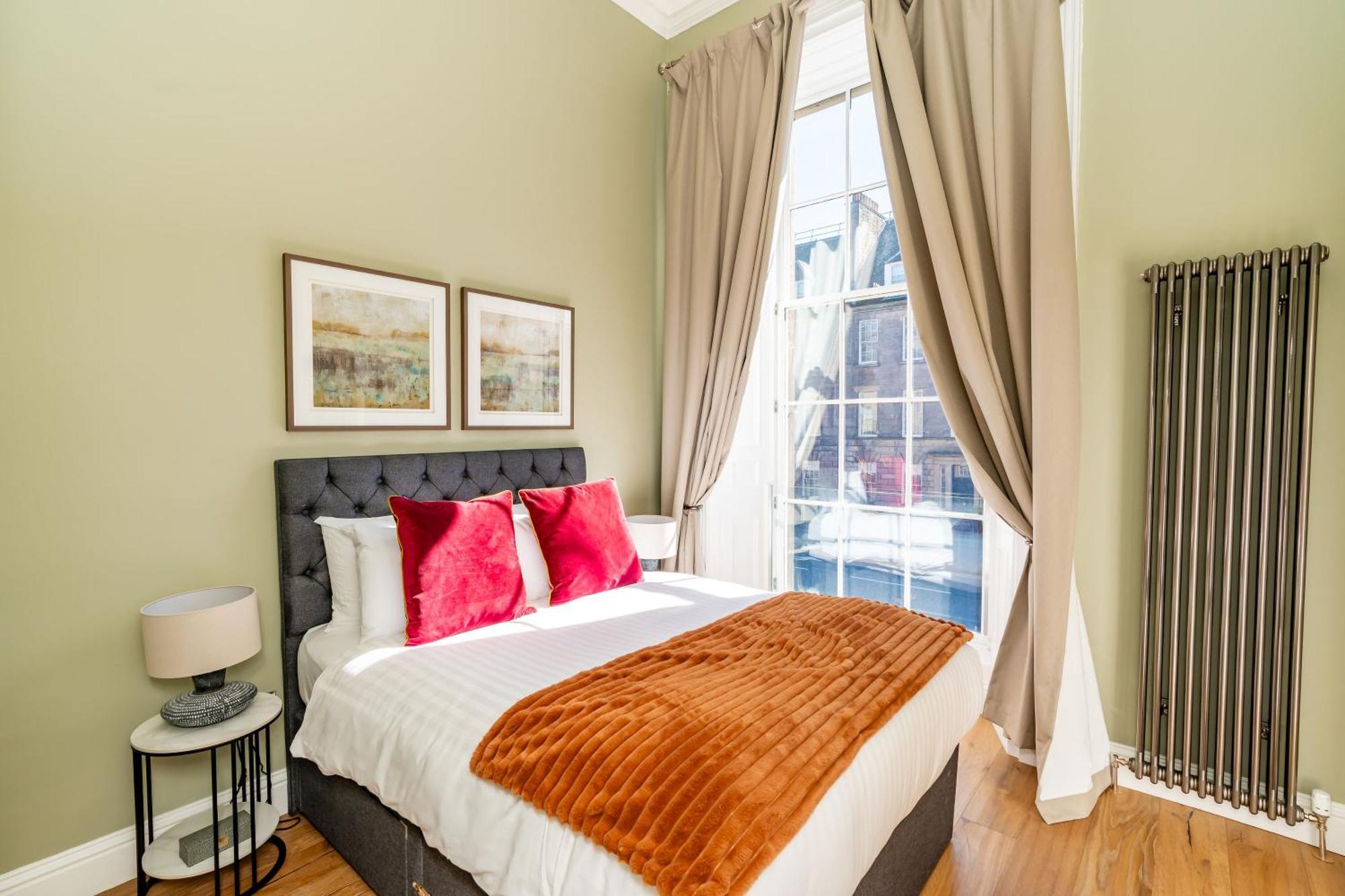 Dragon Suites Luxury Apartments At 9 Albyn Place Edimburgo Exterior foto