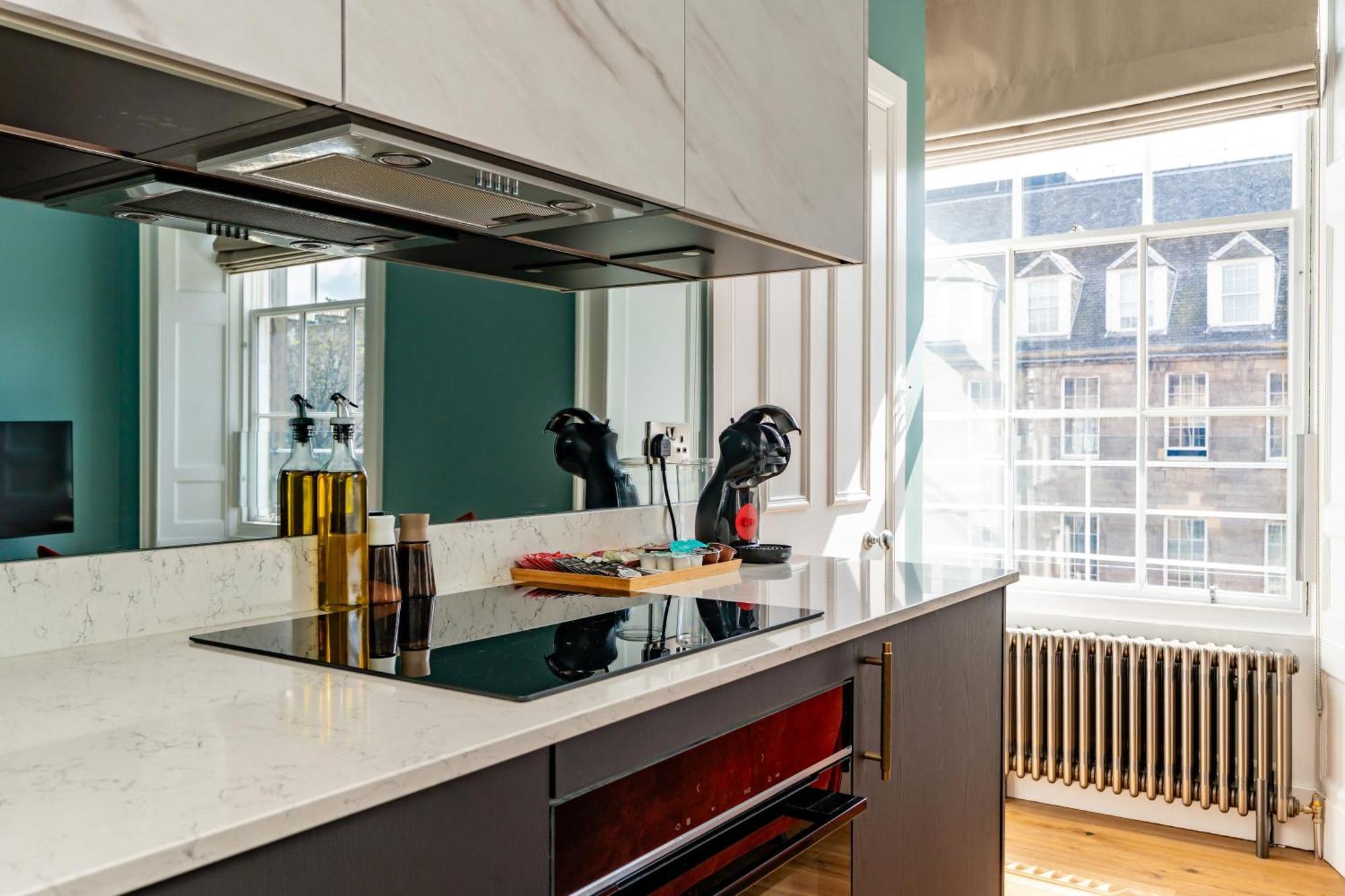 Dragon Suites Luxury Apartments At 9 Albyn Place Edimburgo Exterior foto